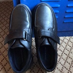 Tommy Hilfiger youth black dress shoes